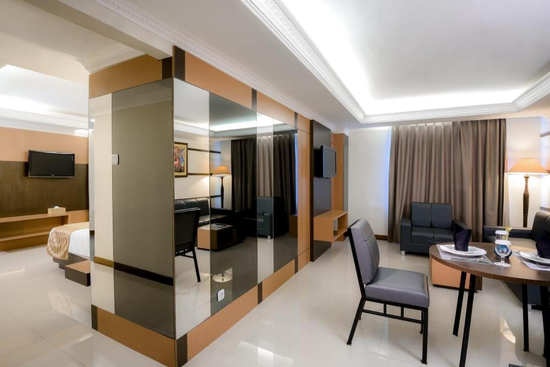 D'Senopati Malioboro Grand Hotel Yogyakarta Exterior foto