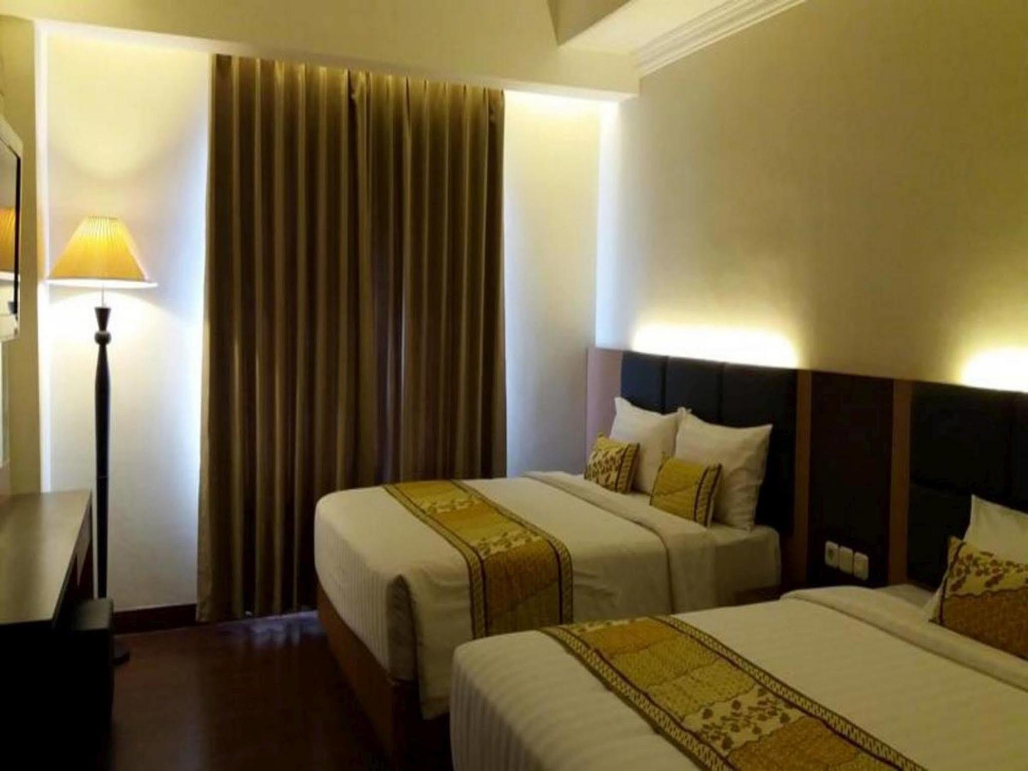 D'Senopati Malioboro Grand Hotel Yogyakarta Exterior foto