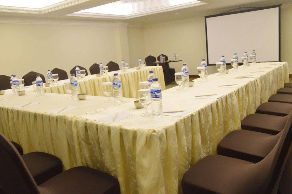 D'Senopati Malioboro Grand Hotel Yogyakarta Exterior foto